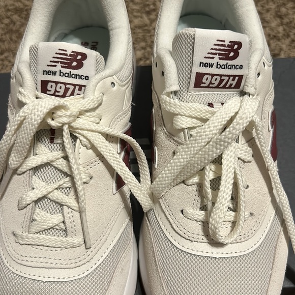 Women’s new balance 997H shoes - Picture 10 of 12